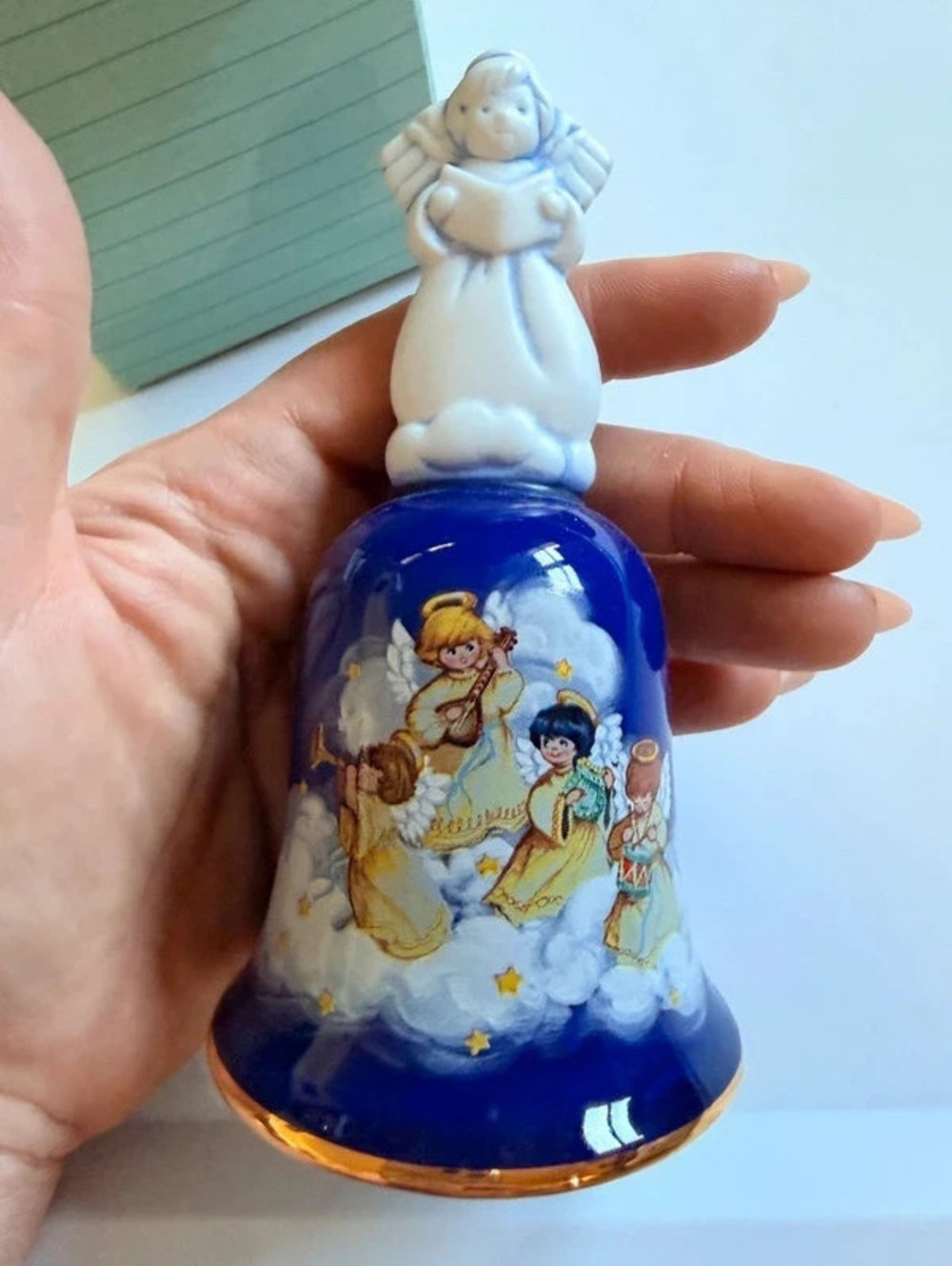 Avon 1992 Christmas Bell Angel Choir Cobalt Blue Porcelain 22K Gold skuC